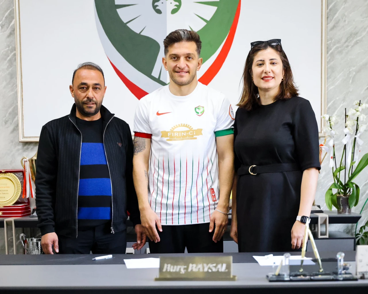 Amedspor, Şanlıurfaspor'dan Stoper Mevkiindeki Oyuncuyu Kadrosuna Kattı!