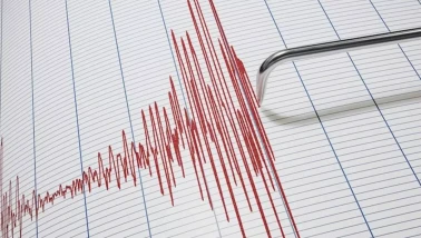 Malatya'da Deprem çevre illerde de hissedildi vatandaşlar evleri terk etti