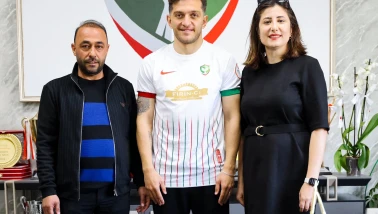 Amedspor, Şanlıurfaspor'dan Stoper Mevkiindeki Oyuncuyu Kadrosuna Kattı!