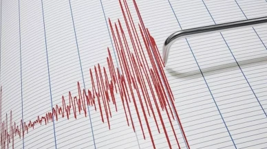 Malatya'da Deprem çevre illerde de hissedildi vatandaşlar evleri terk etti